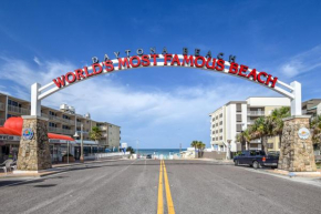 Daytona Condo with Beautiful Ocean and City View